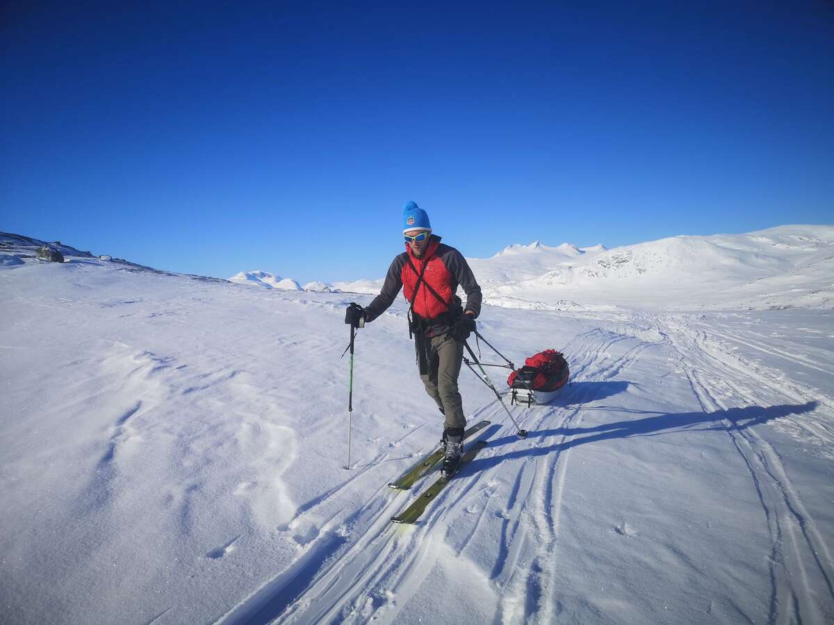 Skieur avec pulka en Norvège