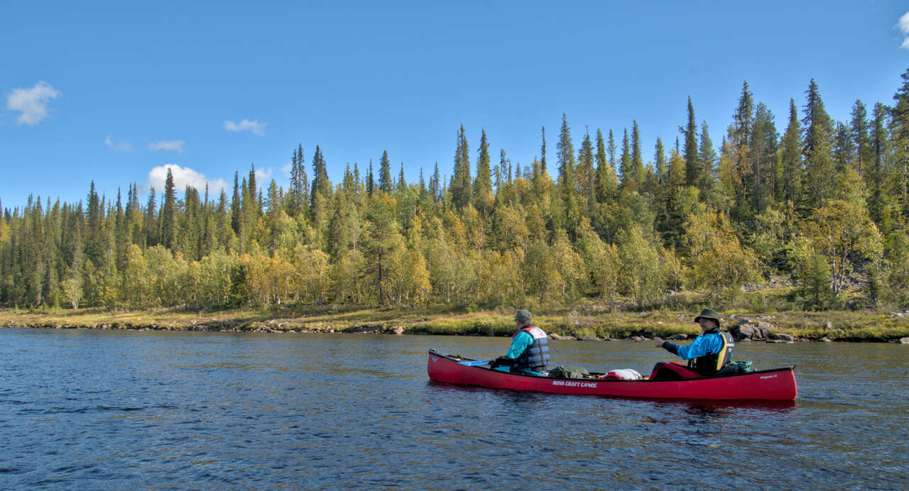 Canoë et rivière