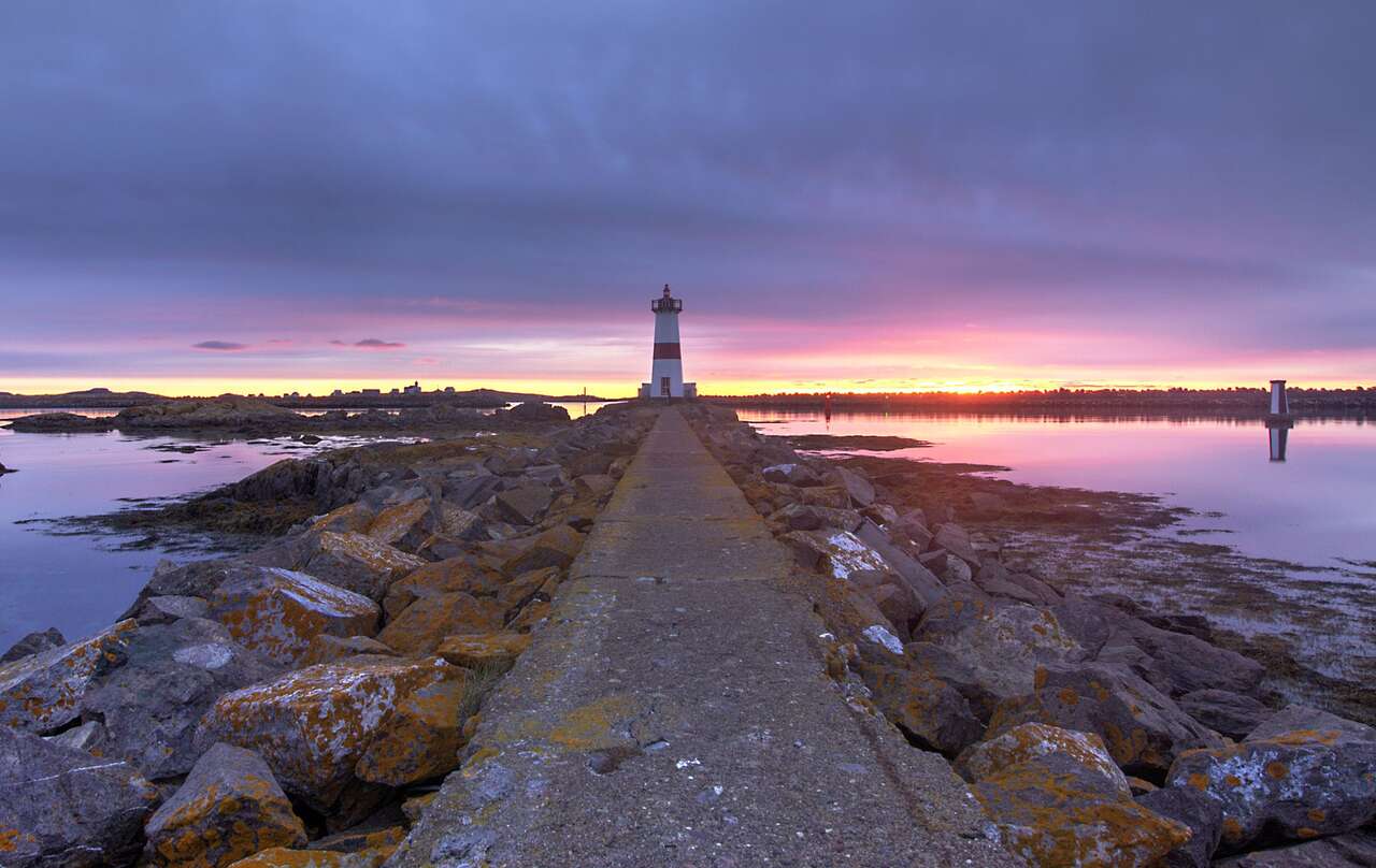 Coucher de soleil et phare