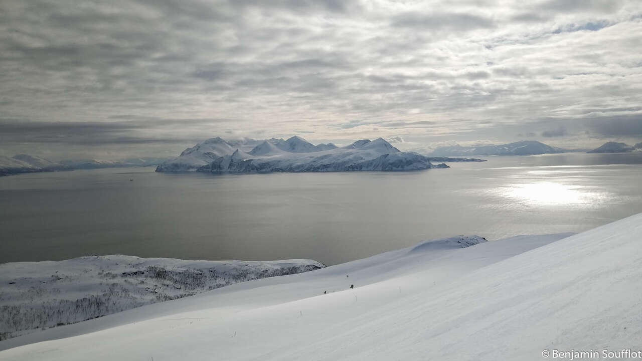 Fjord enneigée