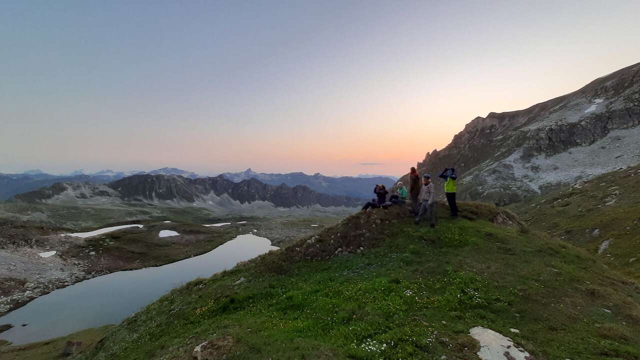 Lever de soleil en montagne