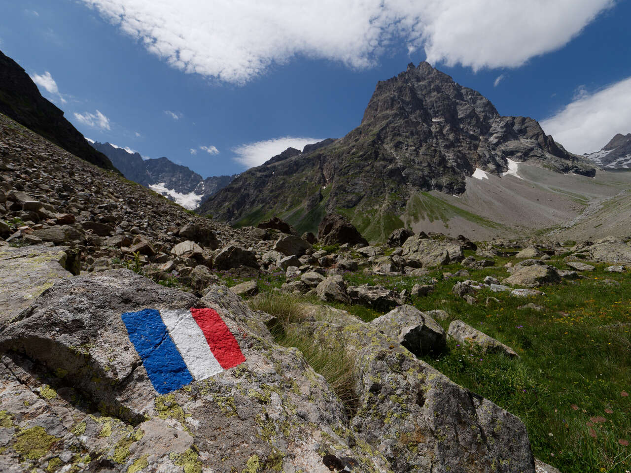 Paysage Massif des Ecrins au printemps