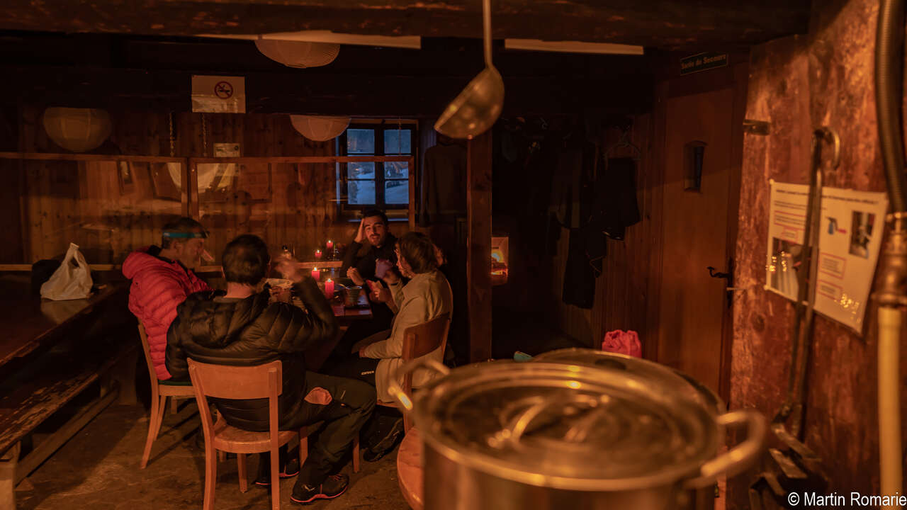 Repas dans une cabane