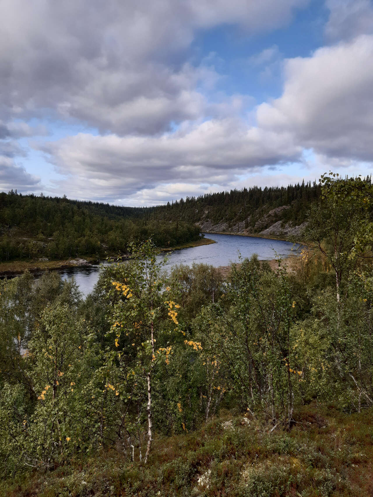 Rivière au coucher de soleil