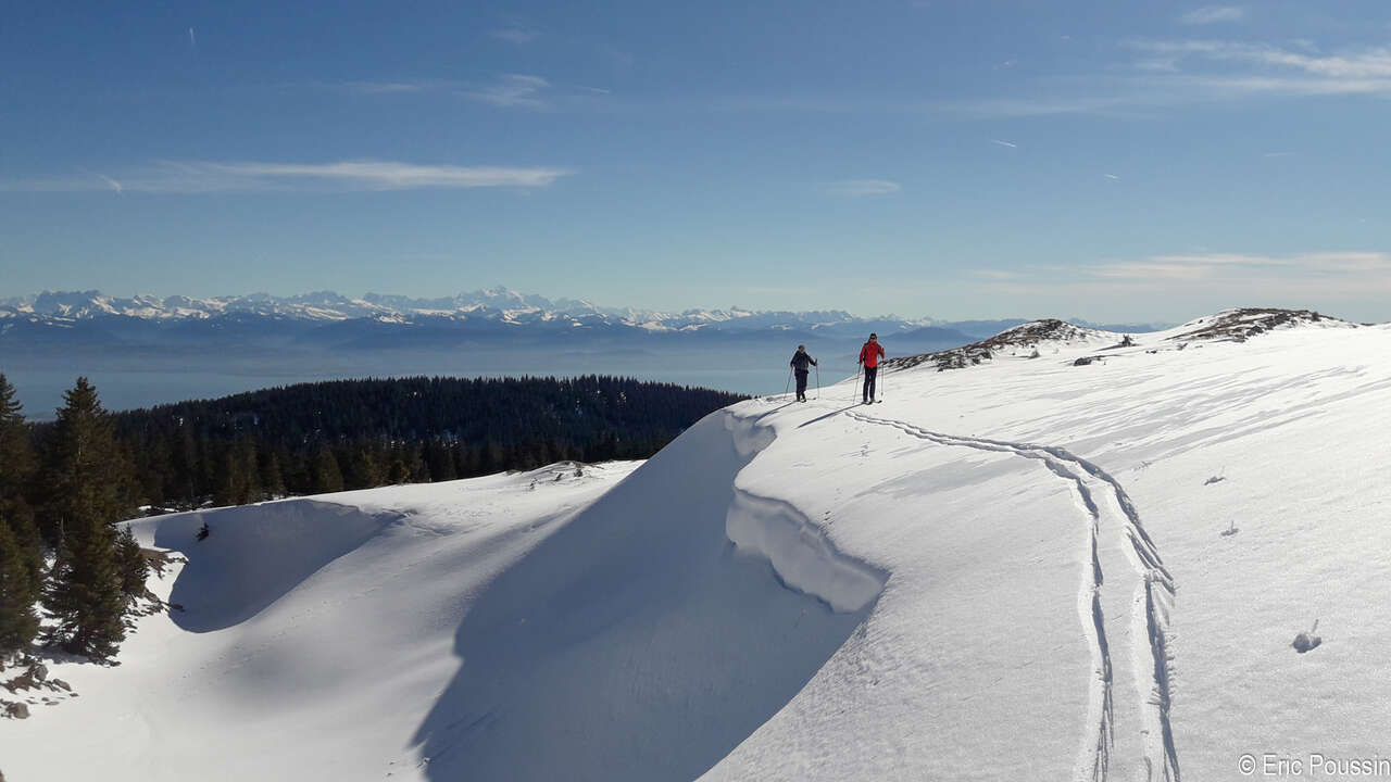 Skieurs dans la montagne