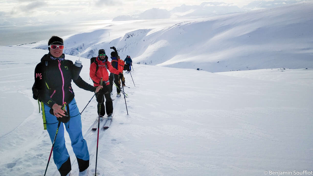 Skieurs en montagne