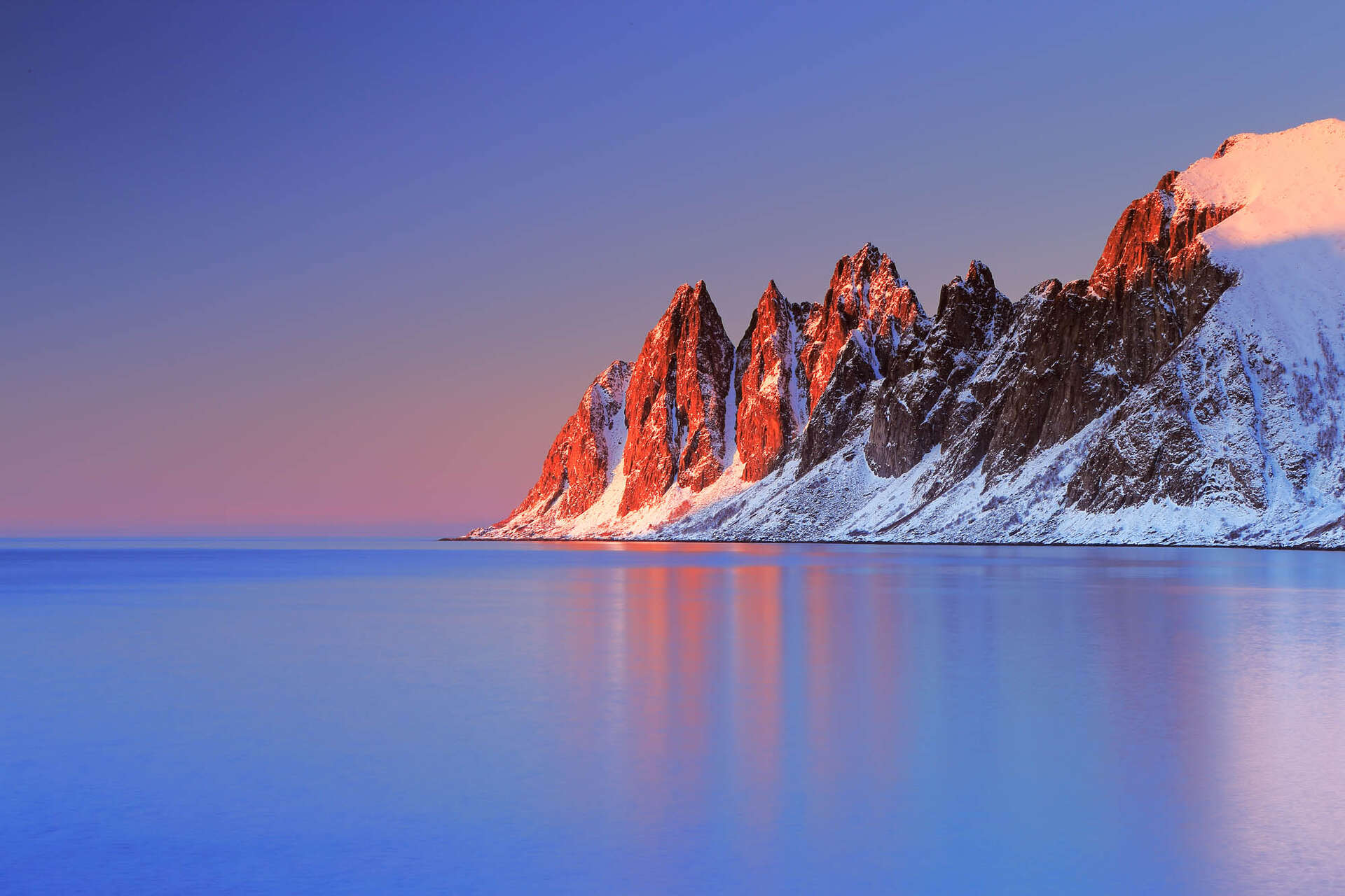 Paysage de fjord de Norvège à Senja